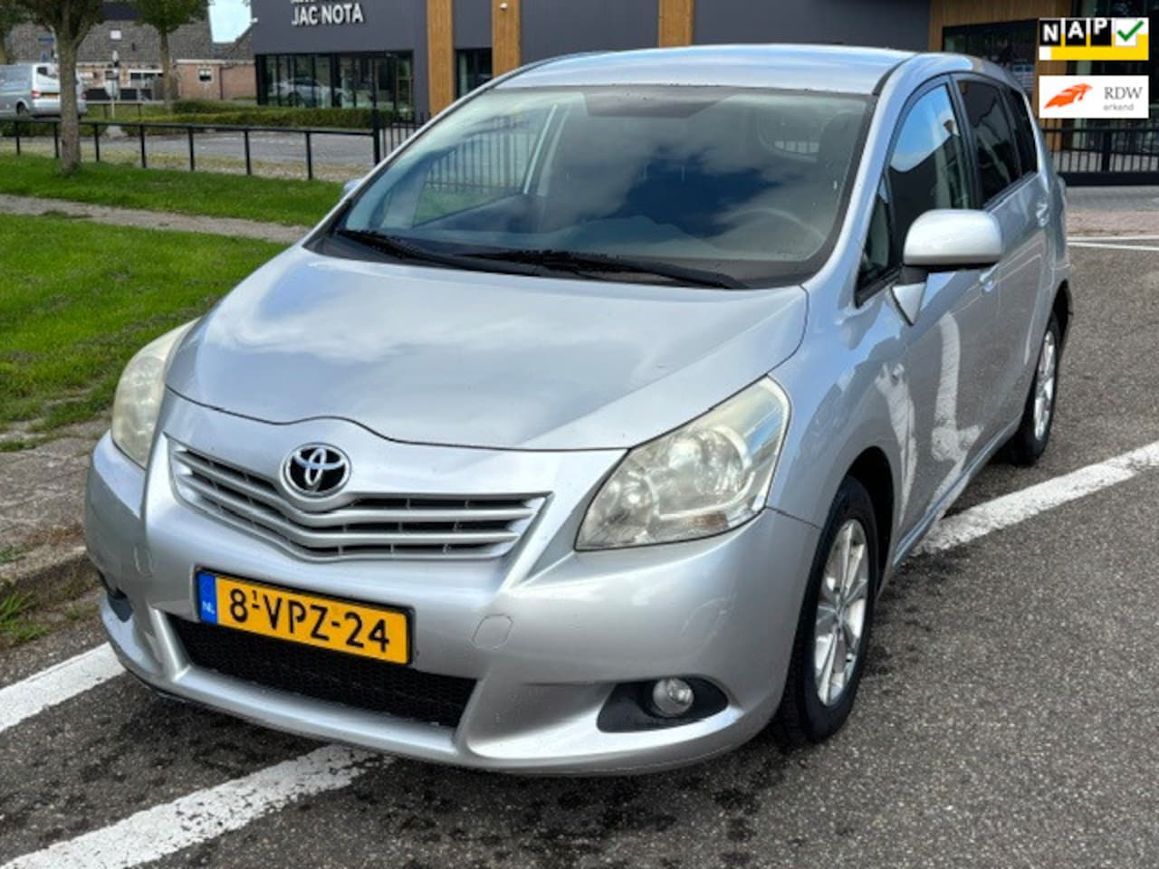 Toyota Verso - 2.0 D-4D-F Aspiration Grijs kenteken! ECC Audio/Navi Electric pakket LMV 16" Trekhaak Deal - AutoWereld.nl