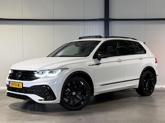 Volkswagen Tiguan - 1.5 TSI R-Line Pano Head-up Trekhaak VOL