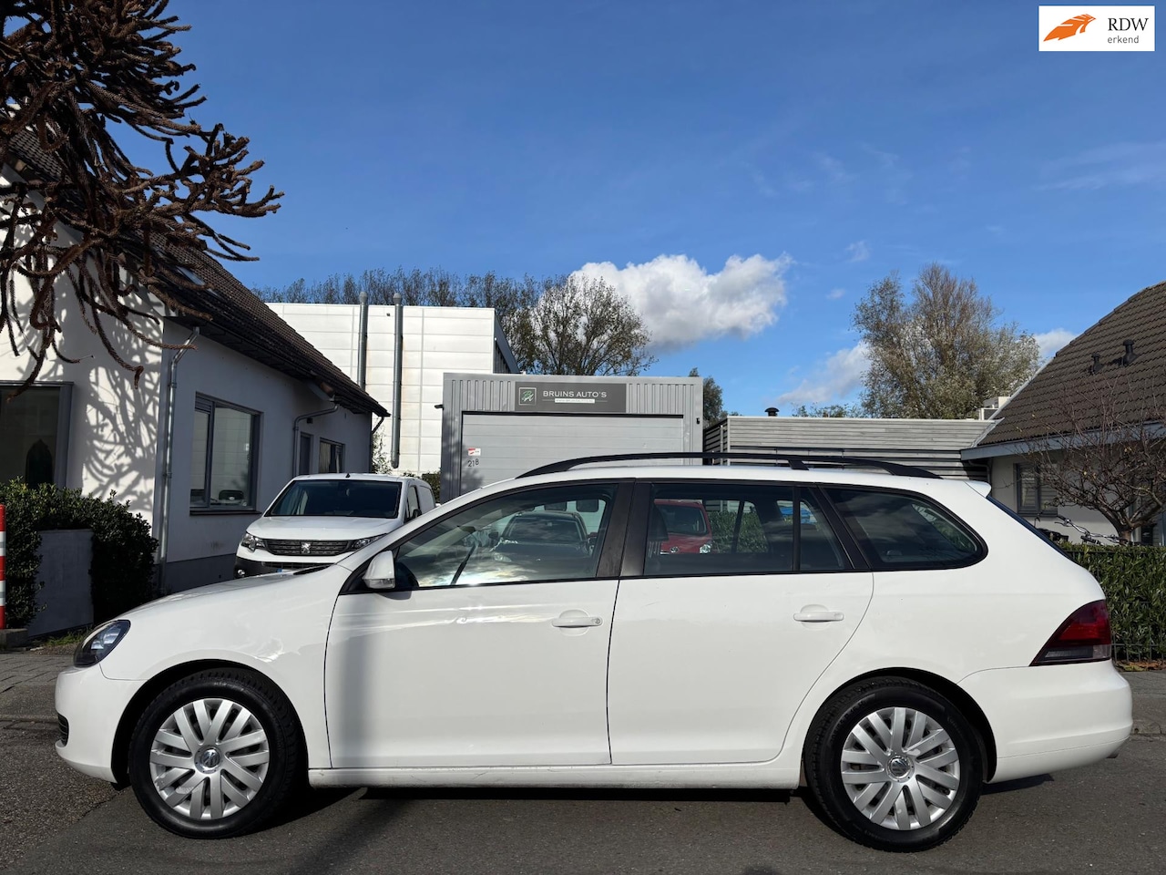 Volkswagen Golf Variant - 1.6 TDI Trendline BlueMotion automaat - AutoWereld.nl