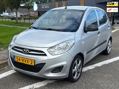Hyundai i10 - 1.1 Pure 5-Drs Stuurbekrachtiging Audio-CD/MP3 LMV 15" Colorpakket ABS Multimedia Dealeron