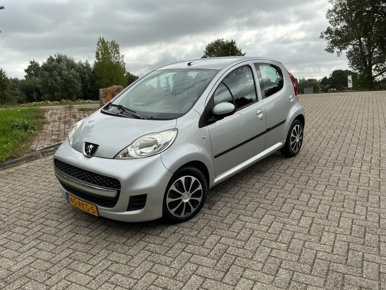 Peugeot 107 - 1.0-12V Accent 1.0-12V ACCENT - AutoWereld.nl
