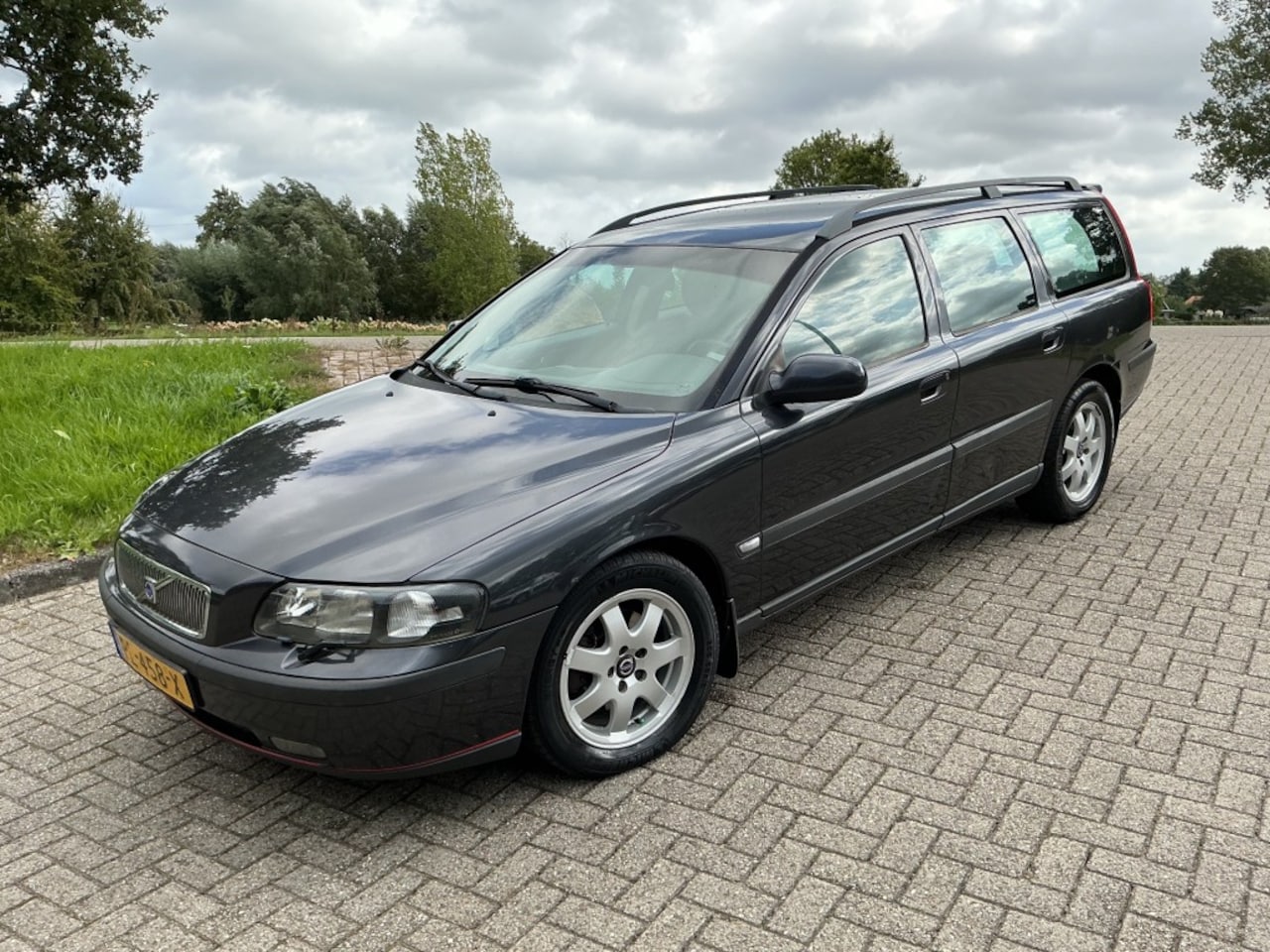 Volvo V70 - 2.4 Comfort Line 2.4 COMFORT LINE - AutoWereld.nl