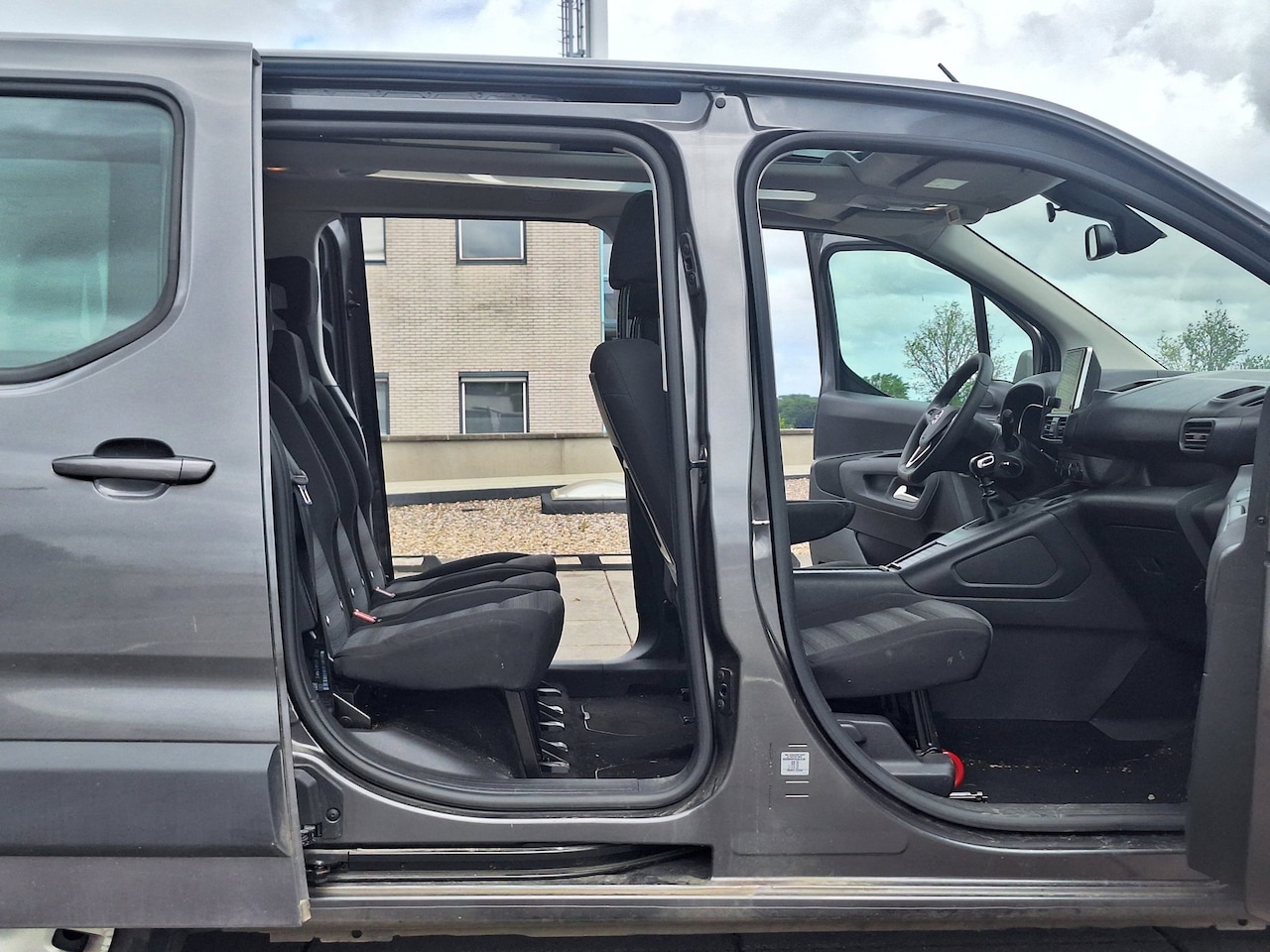 Opel Combo Tour - € 10.495,-1.2 Turbo 5 Pers Edition 10/2019 Apk - AutoWereld.nl