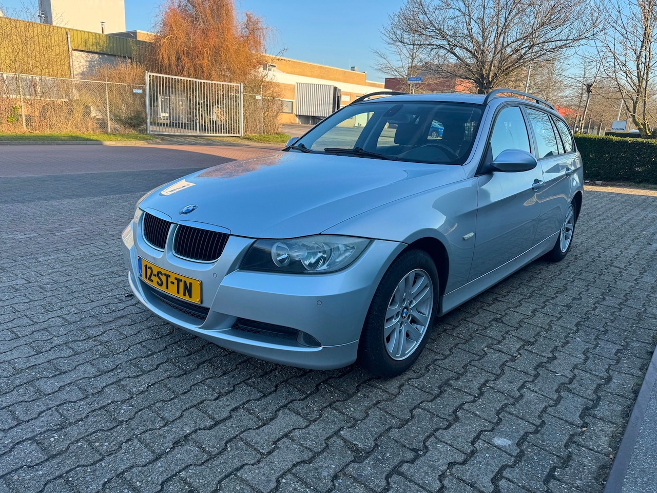 BMW 3-serie Touring - 320i High Executive 320i High Executive - AutoWereld.nl