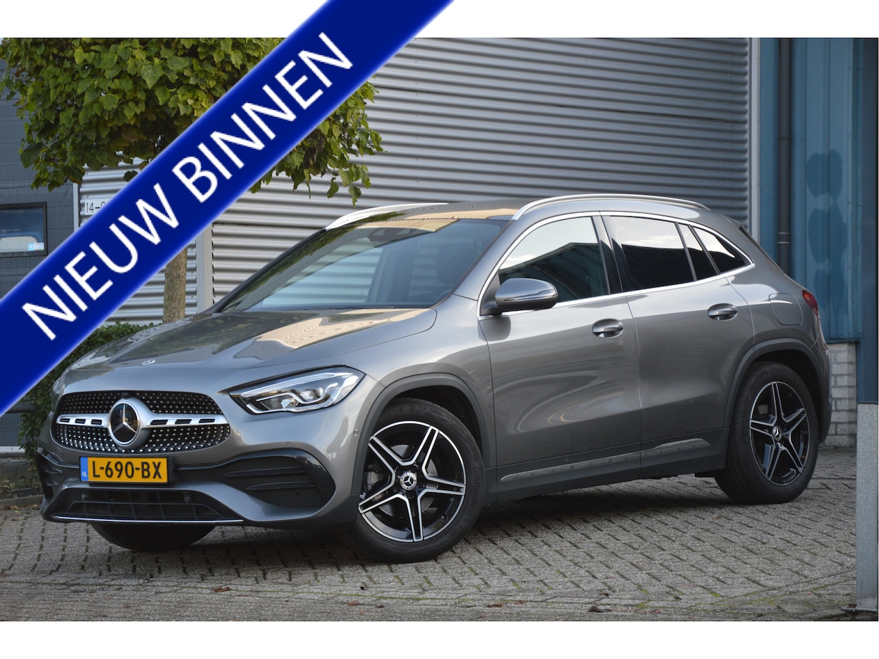 Mercedes-Benz GLA-Klasse - 200 AMG Line PANORAMADAK | DISTRONIC | SFEERVERLICHTING | TREKHAAK | CAMERA | DAB | LED | - AutoWereld.nl