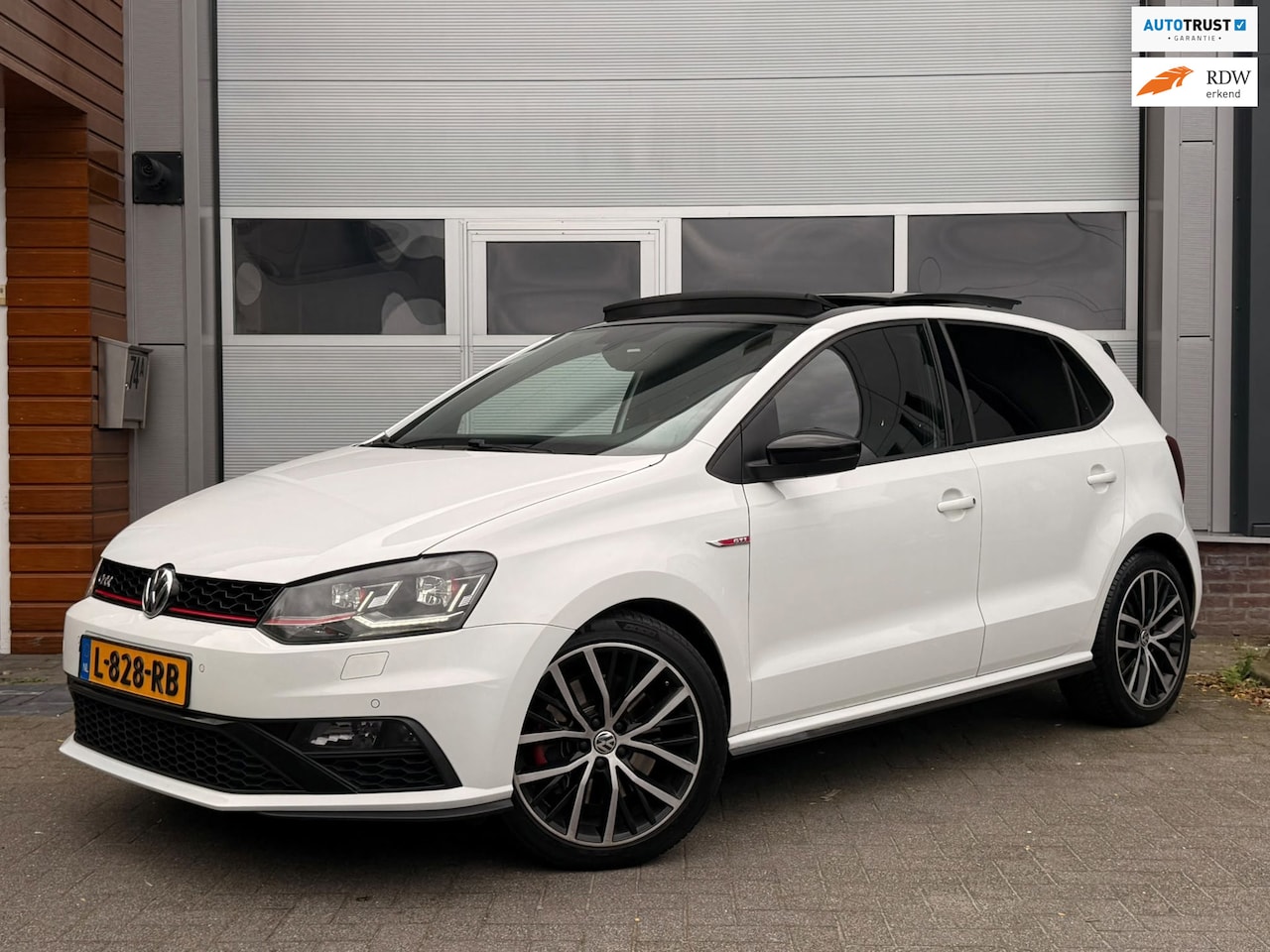Volkswagen Polo - 1.8 TSI GTI NweKetting/Pano/Bomvol - AutoWereld.nl