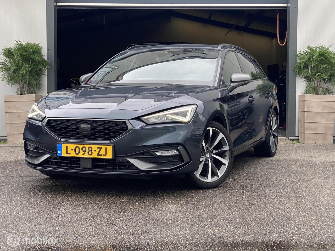 SEAT Leon Sportstourer - 1.5 eTSI FR Business Intense 1.5 eTSI FR Business Intense | - AutoWereld.nl