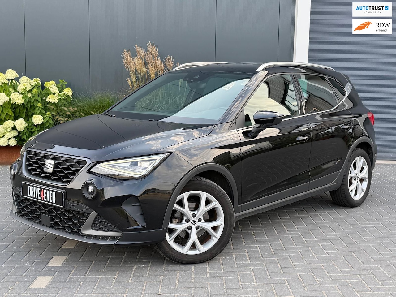SEAT Arona - 1.0 TSI FR M24 LED|CLIMATE|CAMERA|SPORTVELGEN|ELEKTRISCHE PAKKET - AutoWereld.nl