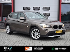 BMW X1 - sDrive18i Executive Automaat Trekhaak/PDC/Navi/LMV