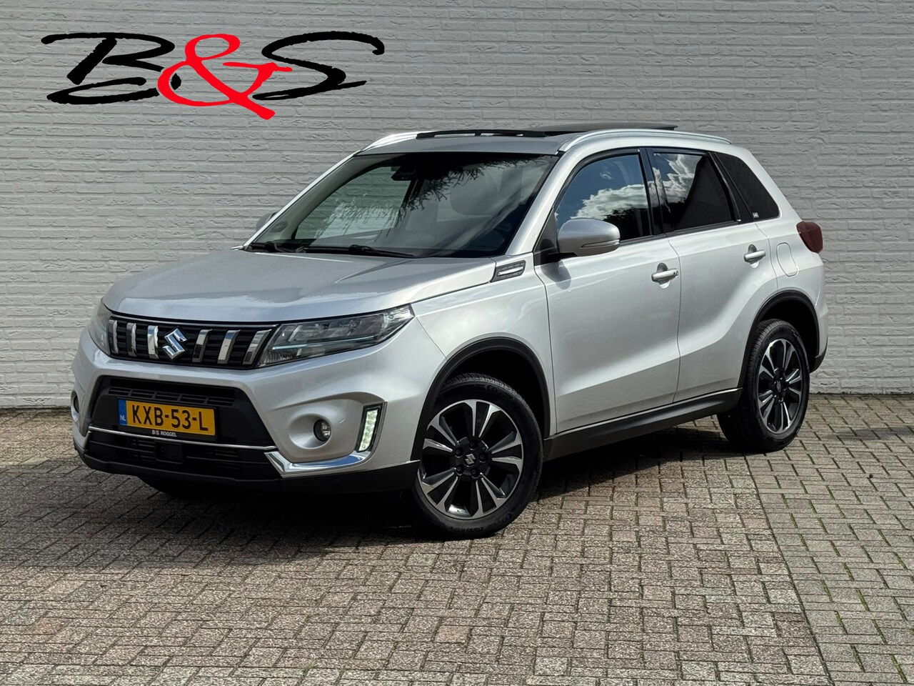 Suzuki Vitara - 1.4 Boosterjet Style Smart Hybrid Trekhaak Panorama dak Camera+pdc Dealer onderhouden - AutoWereld.nl