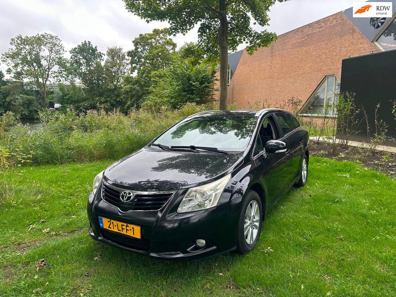 Toyota Avensis Wagon - 1.8 VVTi Business Airco Navi Cruise - AutoWereld.nl