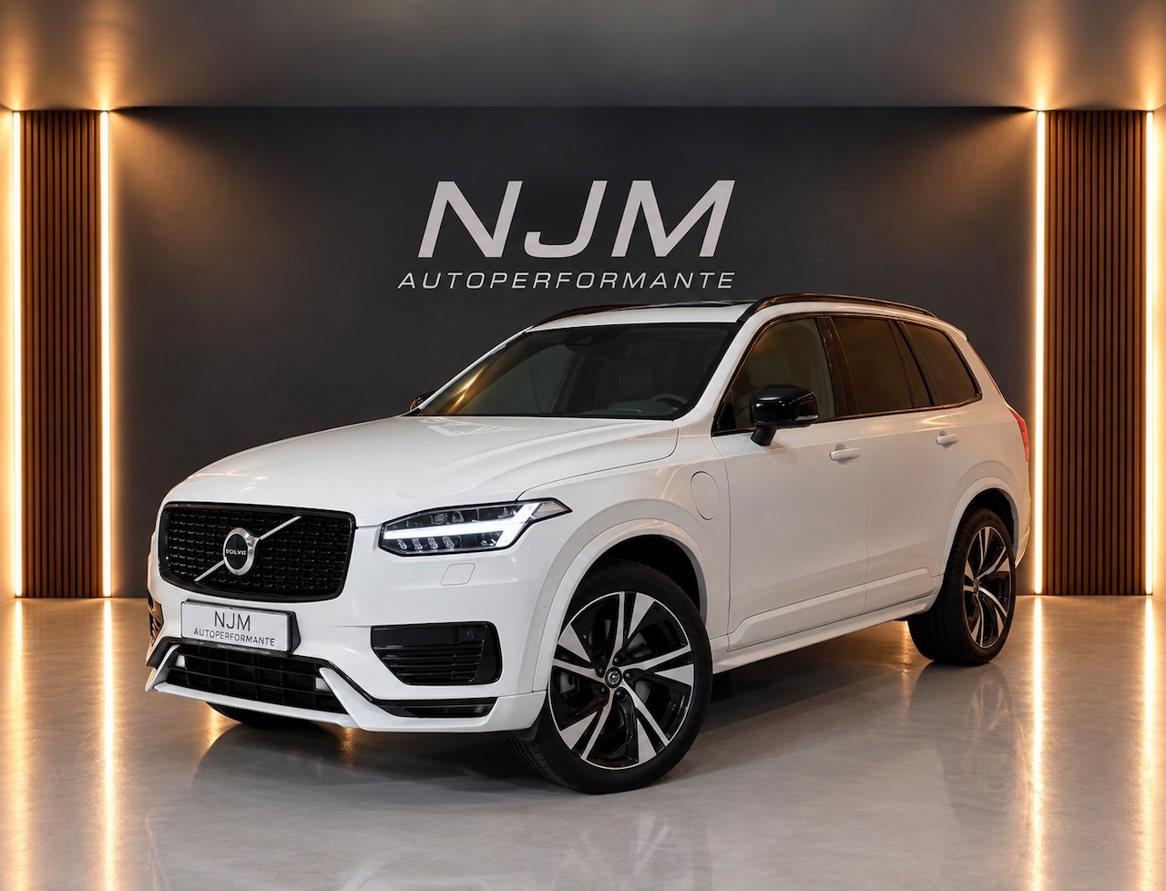 Volvo XC90 - 2.0 T8 Recharge AWD R-Design|Pano|H&K|Trekhaak - AutoWereld.nl