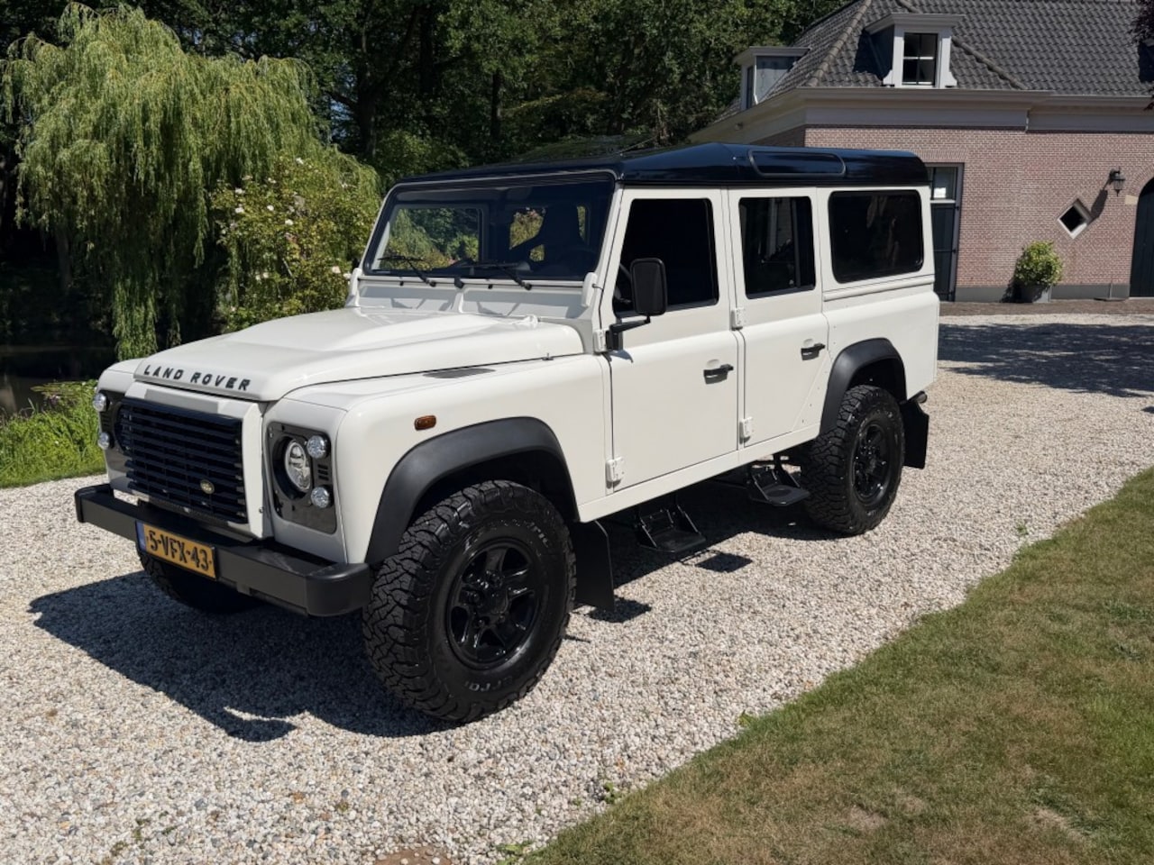 Land Rover Defender 110 - 2.4 Puma TD HT 110 S GRIJS KENTEKEN NL-auto #NIEUWSTAAT - AutoWereld.nl