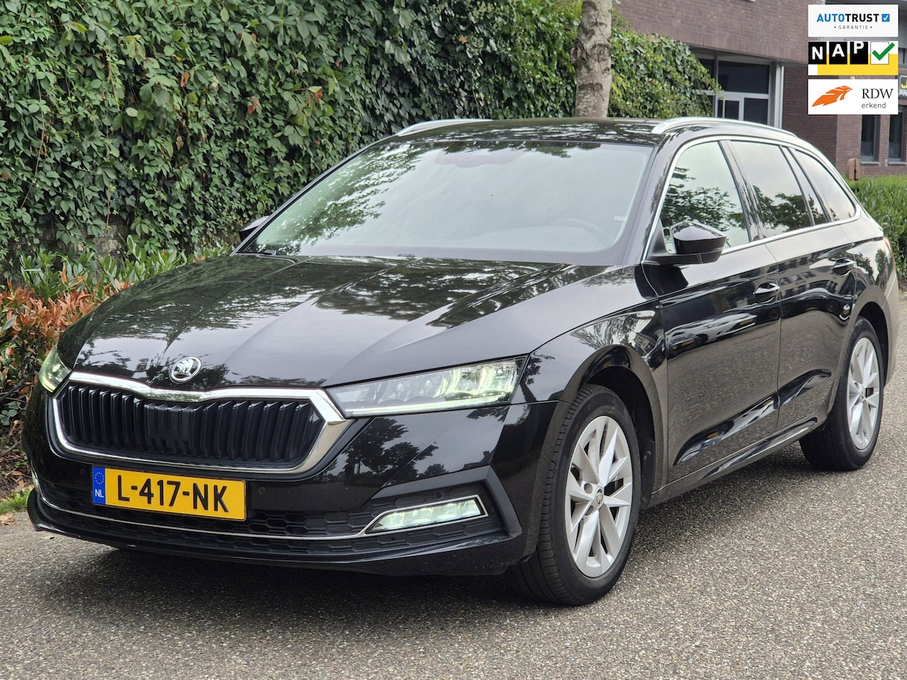 Skoda Octavia Combi - e-TSI Business Edition Automaat CarPlay ACC Adaptieve Cruise LED LM Velgen NAP 1.0 e-TSI B - AutoWereld.nl