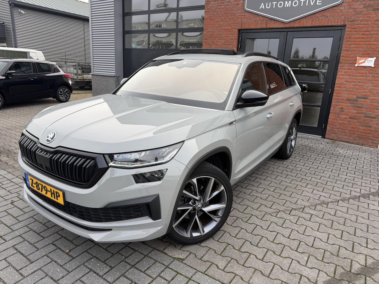 Skoda Kodiaq - 1.5 TSI Sportline Business | Pano | Winterpakket | Travelpakket | elek. Trekhaak en meer! - AutoWereld.nl