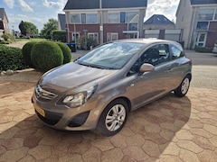 Opel Corsa - 1.2-16V Berlin Airco, Cruisecontrol, Lederen stuurwiel, half lederen bekleding,