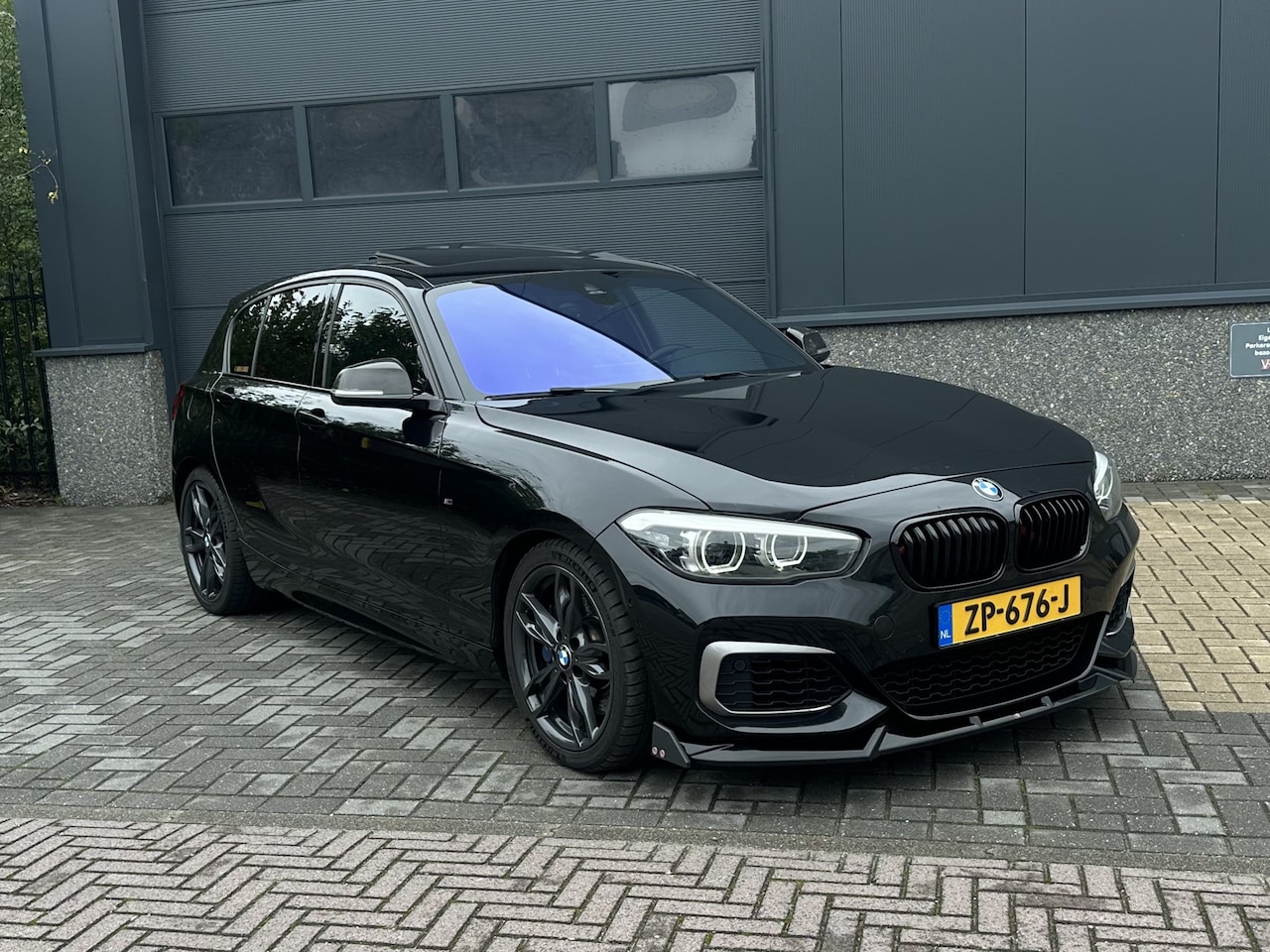 BMW 1-serie - M140i Edition Shadow High Executive BTW-Auto | Schuifdak | Leder | Full option | Klasse 3 Alarm - AutoWereld.nl