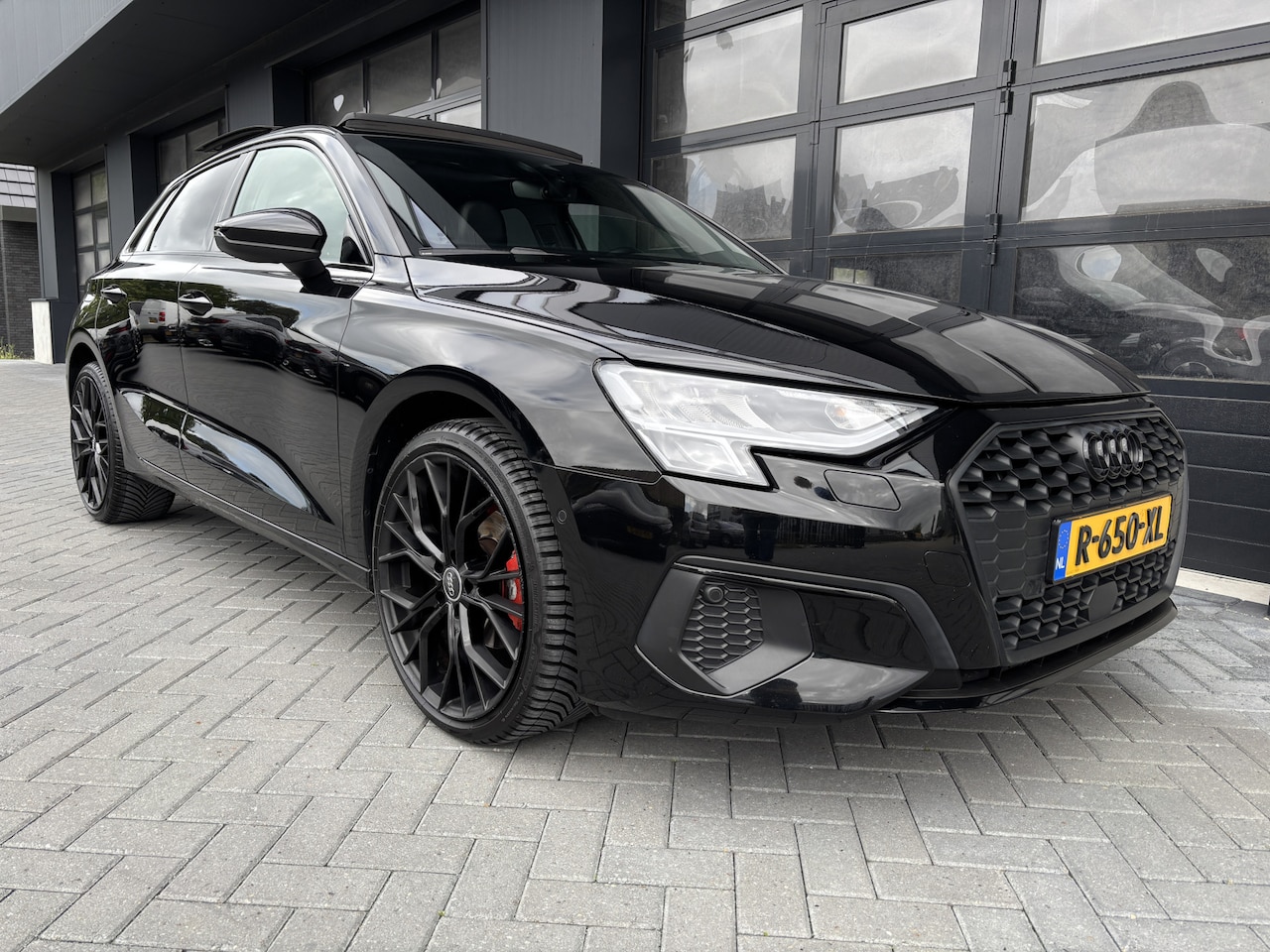 Audi A3 Sportback - 35 TFSI Black Ed. Leer Pano CarPlay - AutoWereld.nl