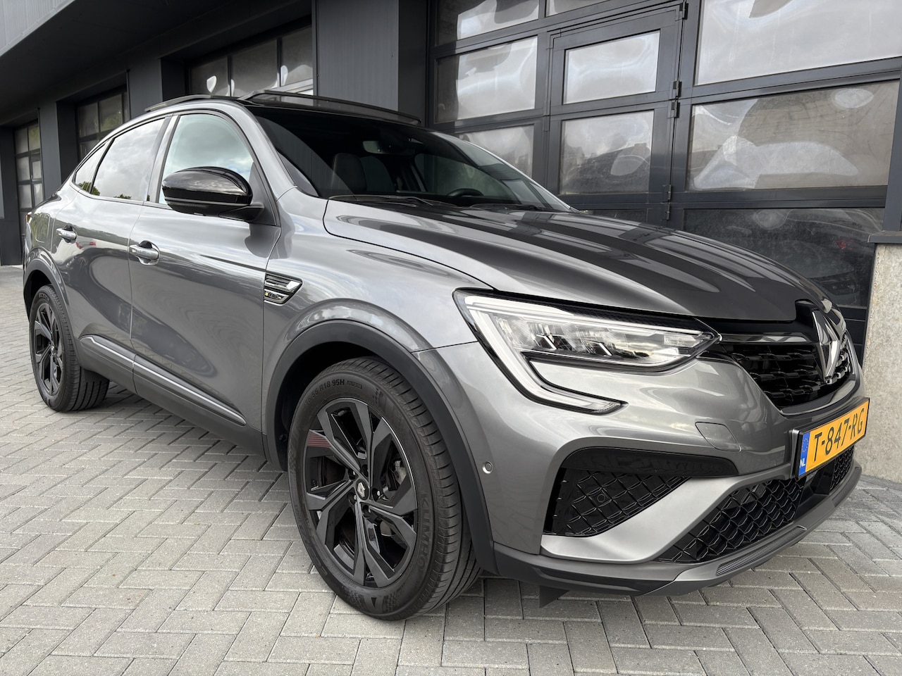 Renault Arkana - 1.3 mild hybrid 160 R.S. line schuifdak 360 camera - AutoWereld.nl