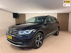 Volkswagen Tiguan - 1.4 TSI eHybrid ACC, Stoelverwarming, Camera Business+