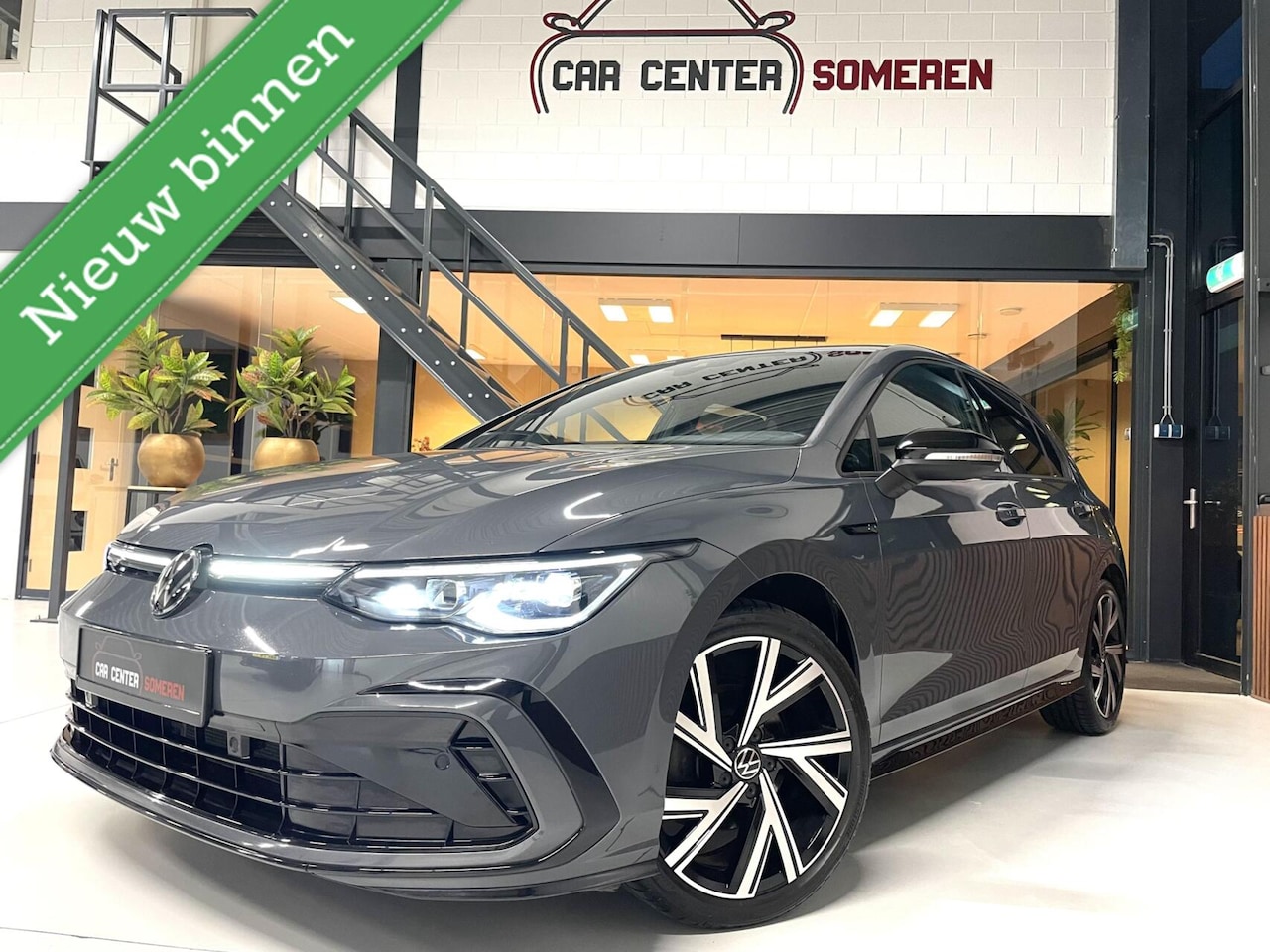 Volkswagen Golf - 8 1.5 TSI R-Line Black Style/ Camera/ 18''LMV/ CarPlay/ Sfeerverlichting - AutoWereld.nl