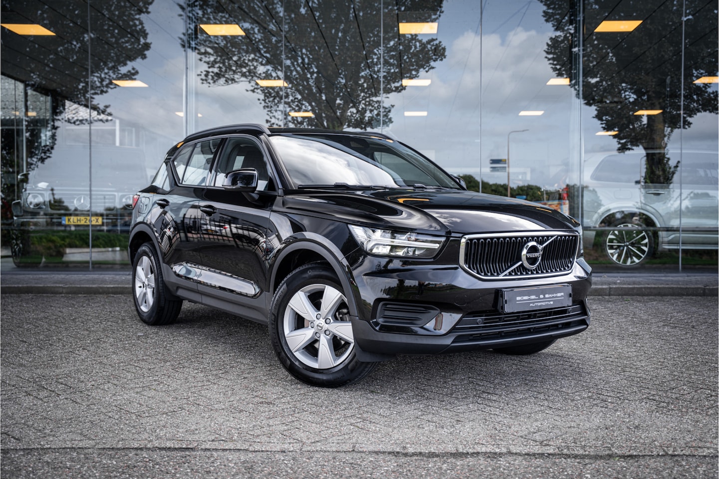 Volvo XC40 - 1.5 T3 ** Navigatie ** Carplay ** Camera ** Dealeronderhouden!! NAP!! - AutoWereld.nl