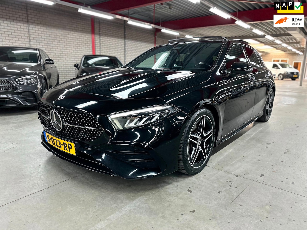 Mercedes-Benz A-klasse - 180 AMG Line 180 AMG Line, Pano, Org NL, BTW! - AutoWereld.nl