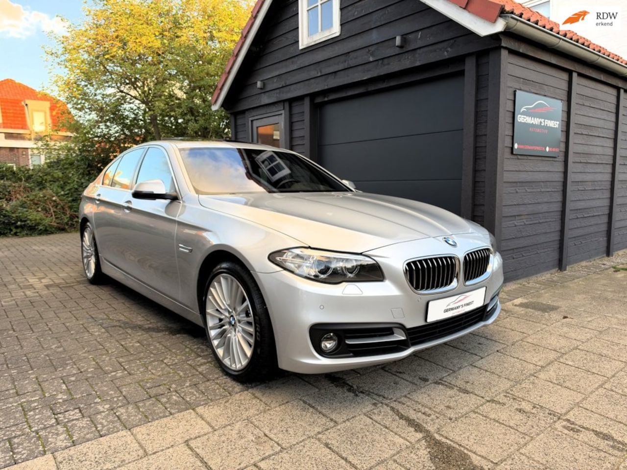 BMW 5-serie - 535i| HUD| XENON| SPORTSTOELEN| CAMERA| HIFI - AutoWereld.nl