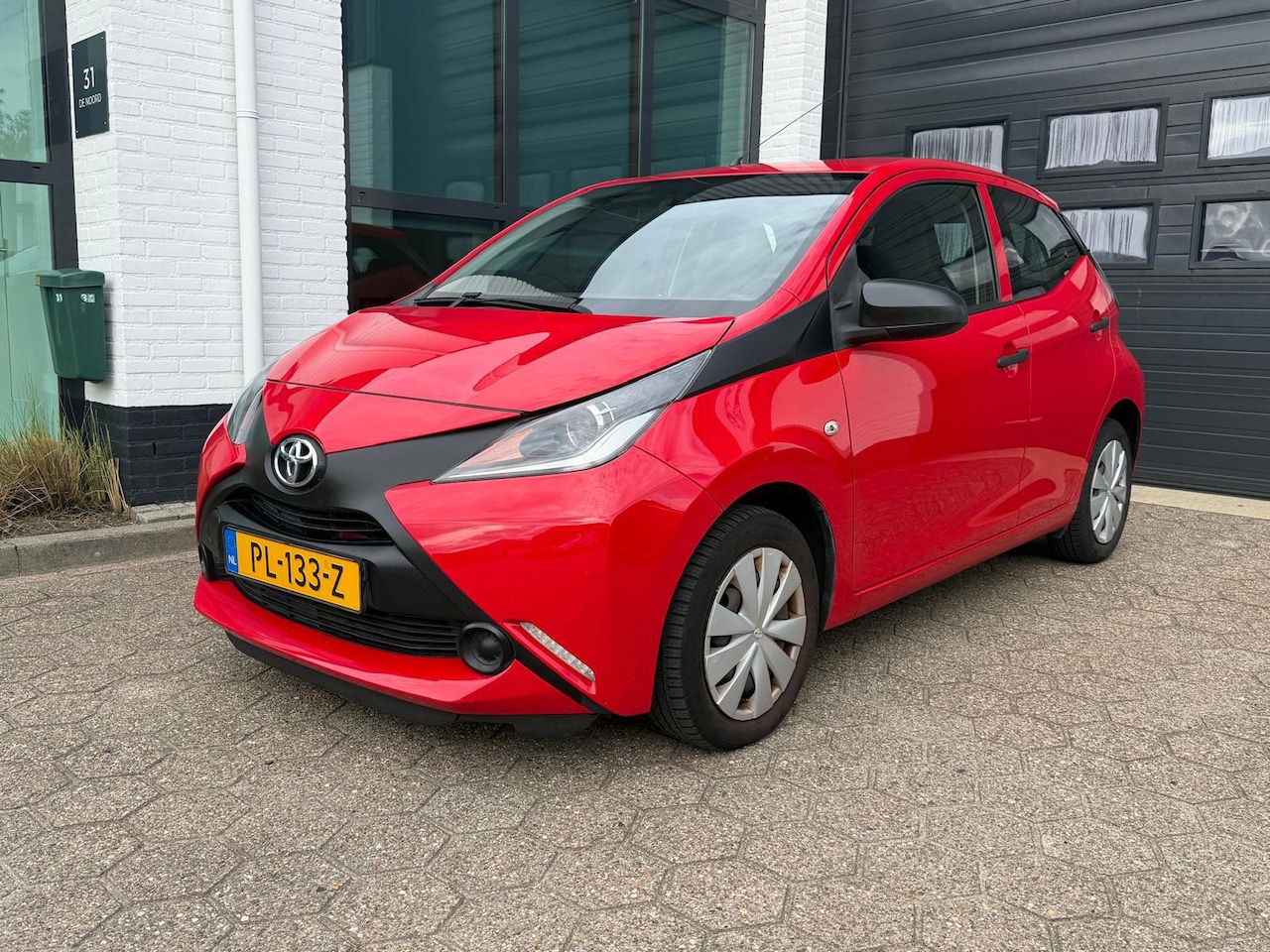 Toyota Aygo - 1.0VVT-i x-fun l AIRCO l NAP l APK + BEURT NIEUW - AutoWereld.nl