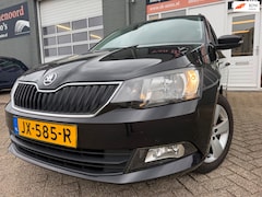 Skoda Fabia Combi - 1.0 Style met parkeersensoren en bluetooth en cruise controle en airco