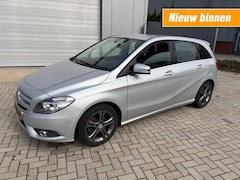 Mercedes-Benz B-klasse - 180 AMBITION/AIRCO/CRUISE/NAVI/TREKHAAK