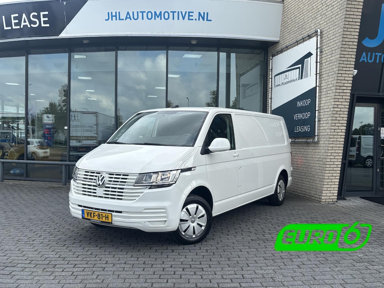 Volkswagen Transporter - 2.0 TDI L2H1*AUTOM*NAVI*CRUISE*HAAK*A/C*CAM*TEL( - AutoWereld.nl