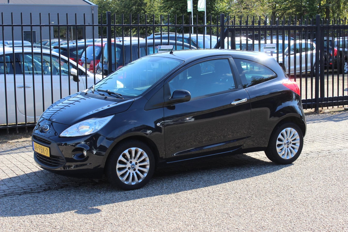 Ford Ka - 1.2 Titanium X Airco, start/stop - AutoWereld.nl
