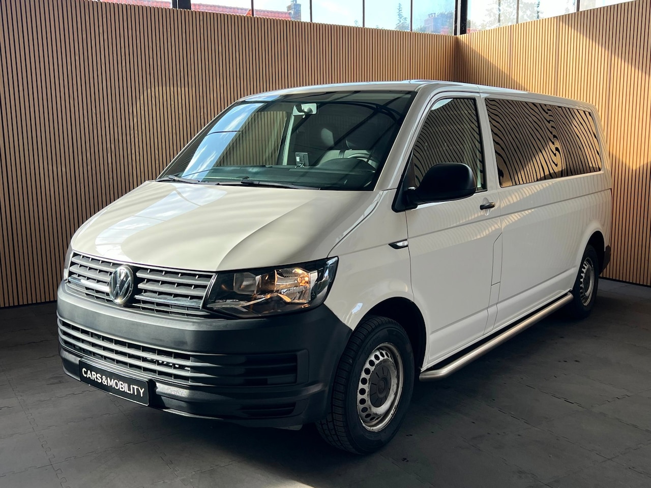Volkswagen Transporter Kombi - 2.0 TSI L2H1| 9-Persoons | Lage wegenbelasting | - AutoWereld.nl