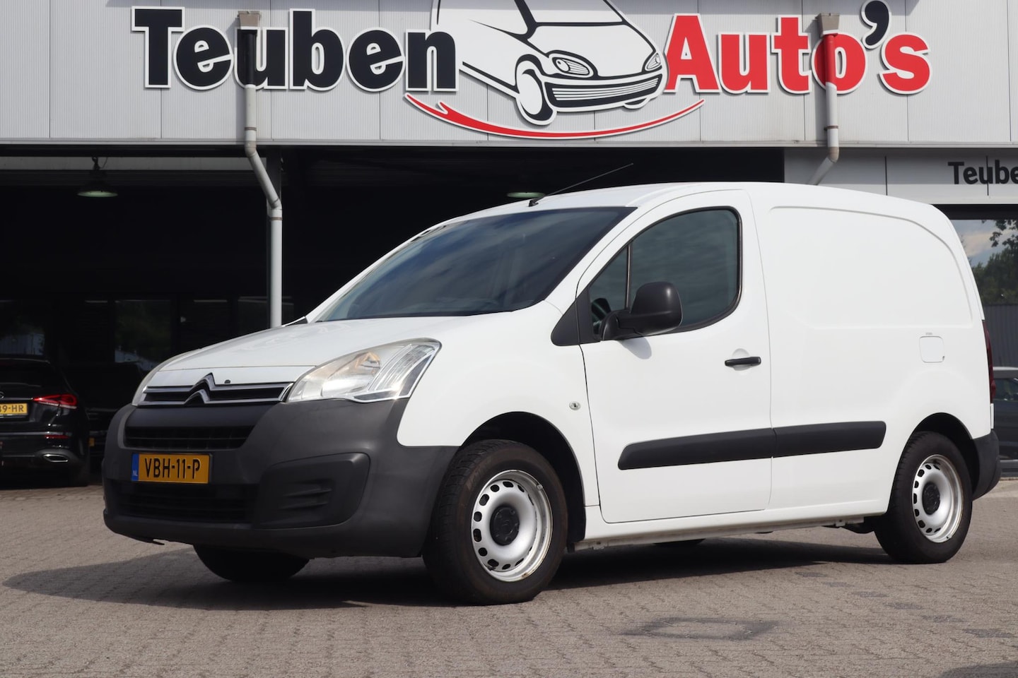 Citroën Berlingo - 1.6 BlueHDI 100 Club Economy S&S Camera, Cruise control, Rechter zijdeur, Airco, Bijrijder - AutoWereld.nl