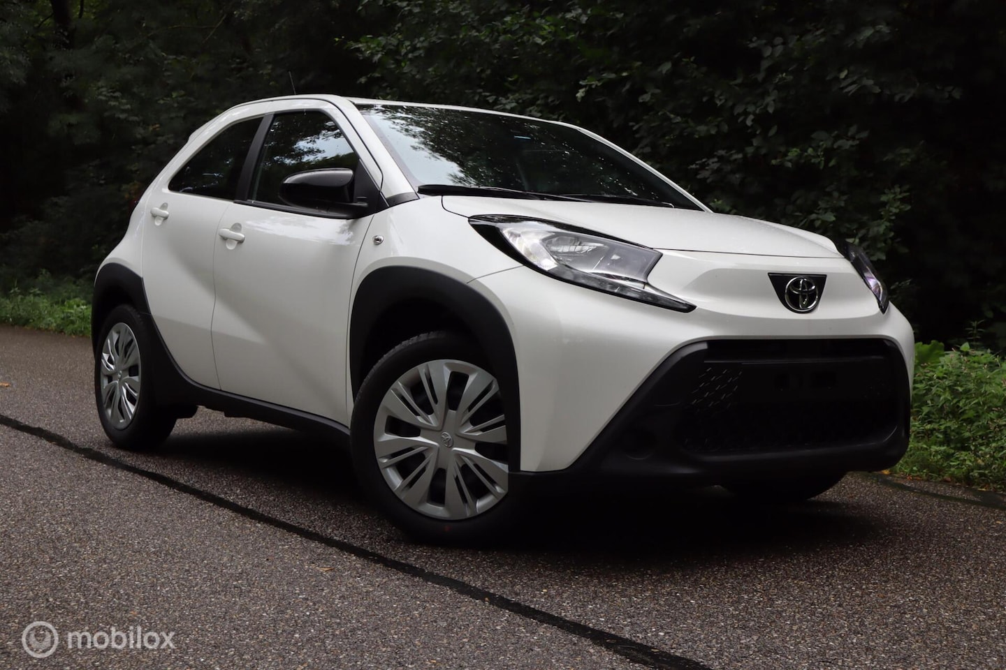 Toyota Aygo X - 1.0 VVT-i MT Business 1.0 VVT-i MT Business - AutoWereld.nl