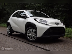 Toyota Aygo X - 1.0 VVT-i MT Business