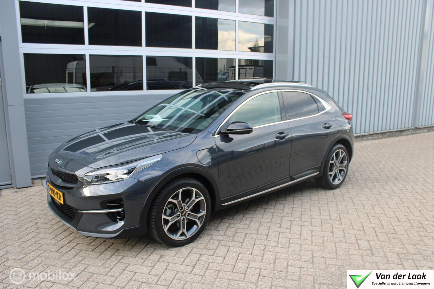 Kia XCeed - 1.6 GDi PHEV ExecutiveLine 1e Eig NL Auto | Panoramadak | Leer | Stoelverwarming en Koelin - AutoWereld.nl