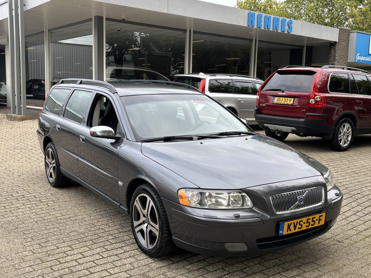 Volvo V70 - 2.4 170pk Edition Chrono NW LPG + BTW voordeel €1150,- - AutoWereld.nl