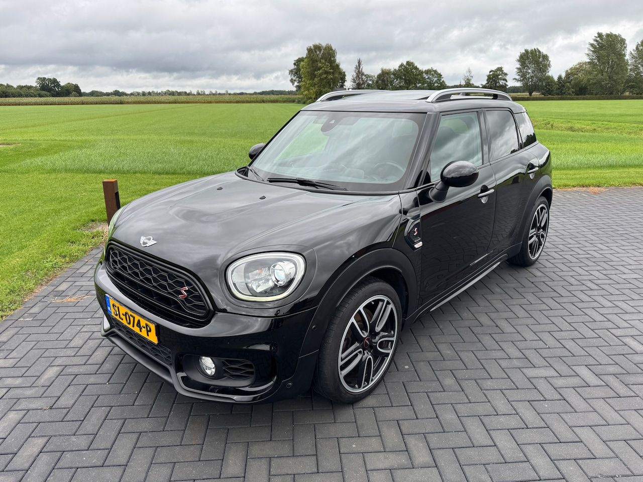 MINI Countryman - 2.0 Cooper S ALL4 Chili JCW sportstoelen, prof. navi, pano dak, achteruit rij camera, LED koplampen, trekhaak - AutoWereld.nl