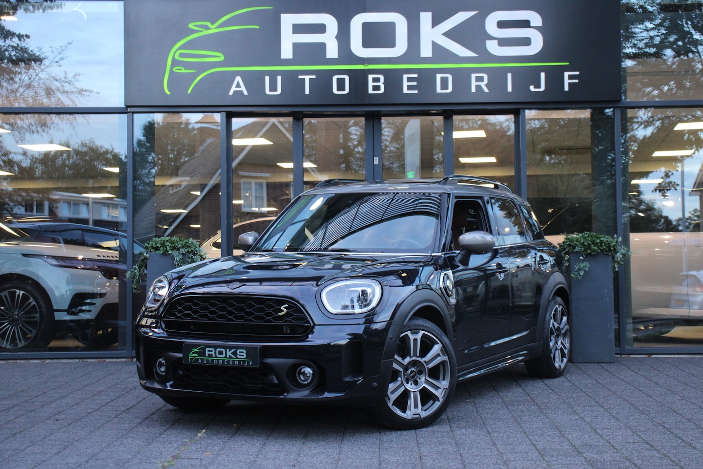 MINI Countryman - 1.5 Cooper S E ALL4 ALL4 Navi/Camera/Keyless/Memory/Head-up/Sfeerverlichting/Panoramadak/L - AutoWereld.nl