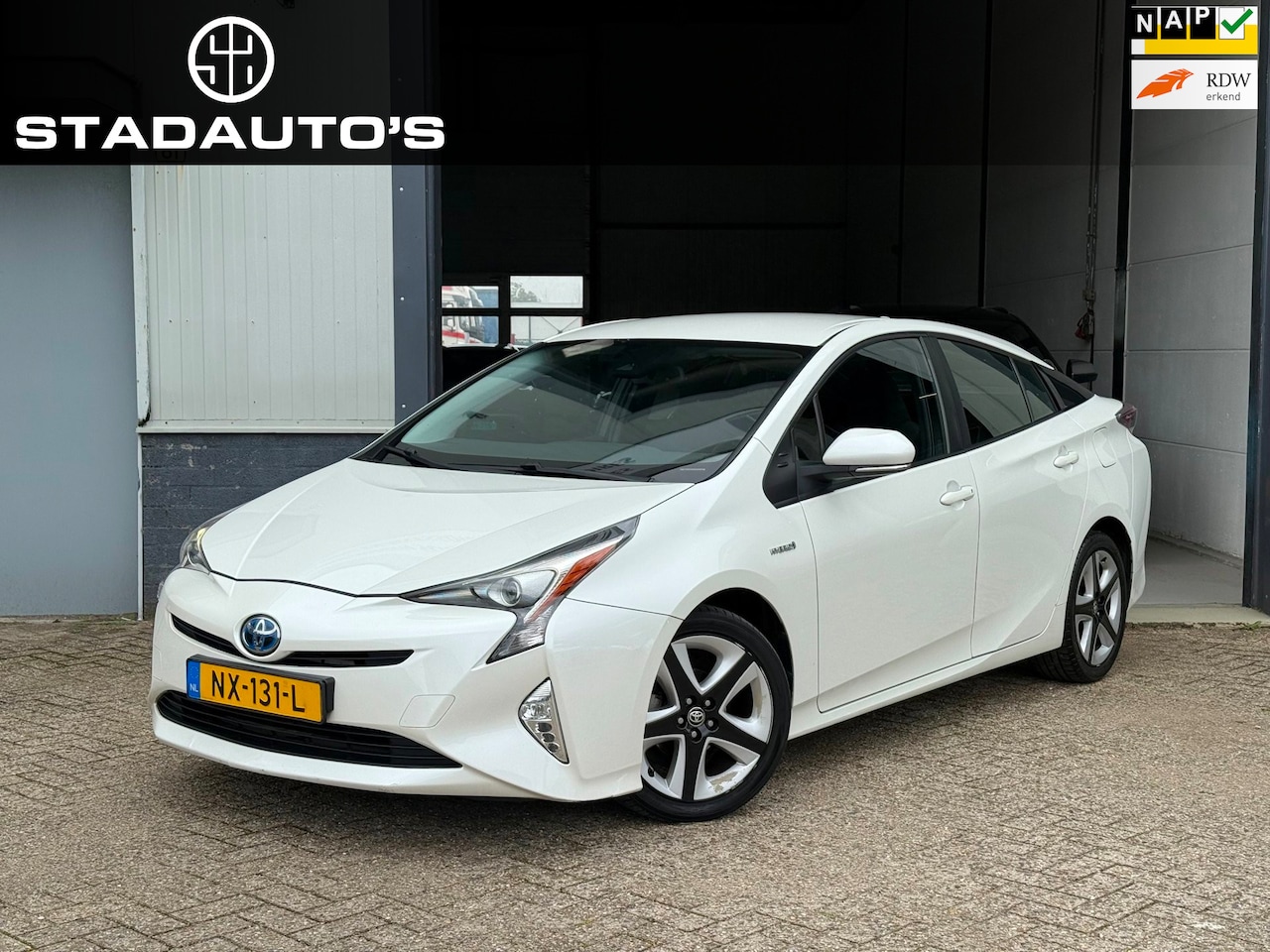 Toyota Prius - 1.8 Dynamic Full Hybrid Camera Dealer OH NAP! - AutoWereld.nl