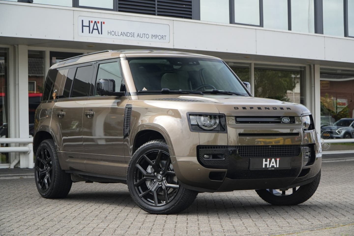Land Rover Defender 110 - 2.0 P400e 110 X 2.0 P400e 110 XS Ed - AutoWereld.nl