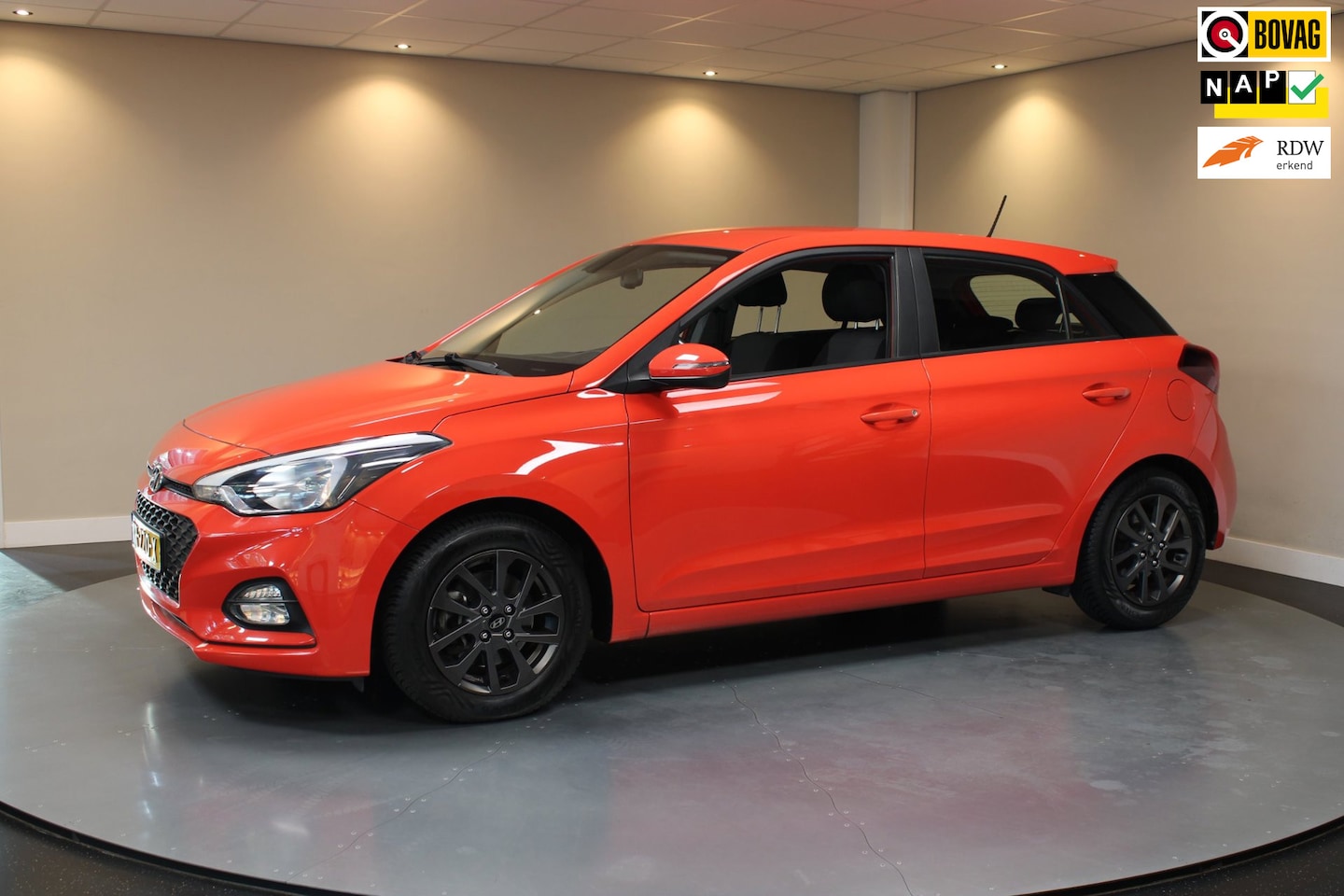 Hyundai i20 - 1.0 T-GDI Comfort *Dealer OH* Carplay|Camera|Navi|DAB|PDC|NAP|All-seasons|Lane-Assist|Lm-V - AutoWereld.nl