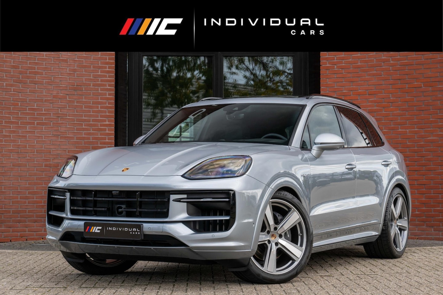 Porsche Cayenne - 3.0 E-Hybrid SportDesign 4-Wielsturing InnoDrive - AutoWereld.nl