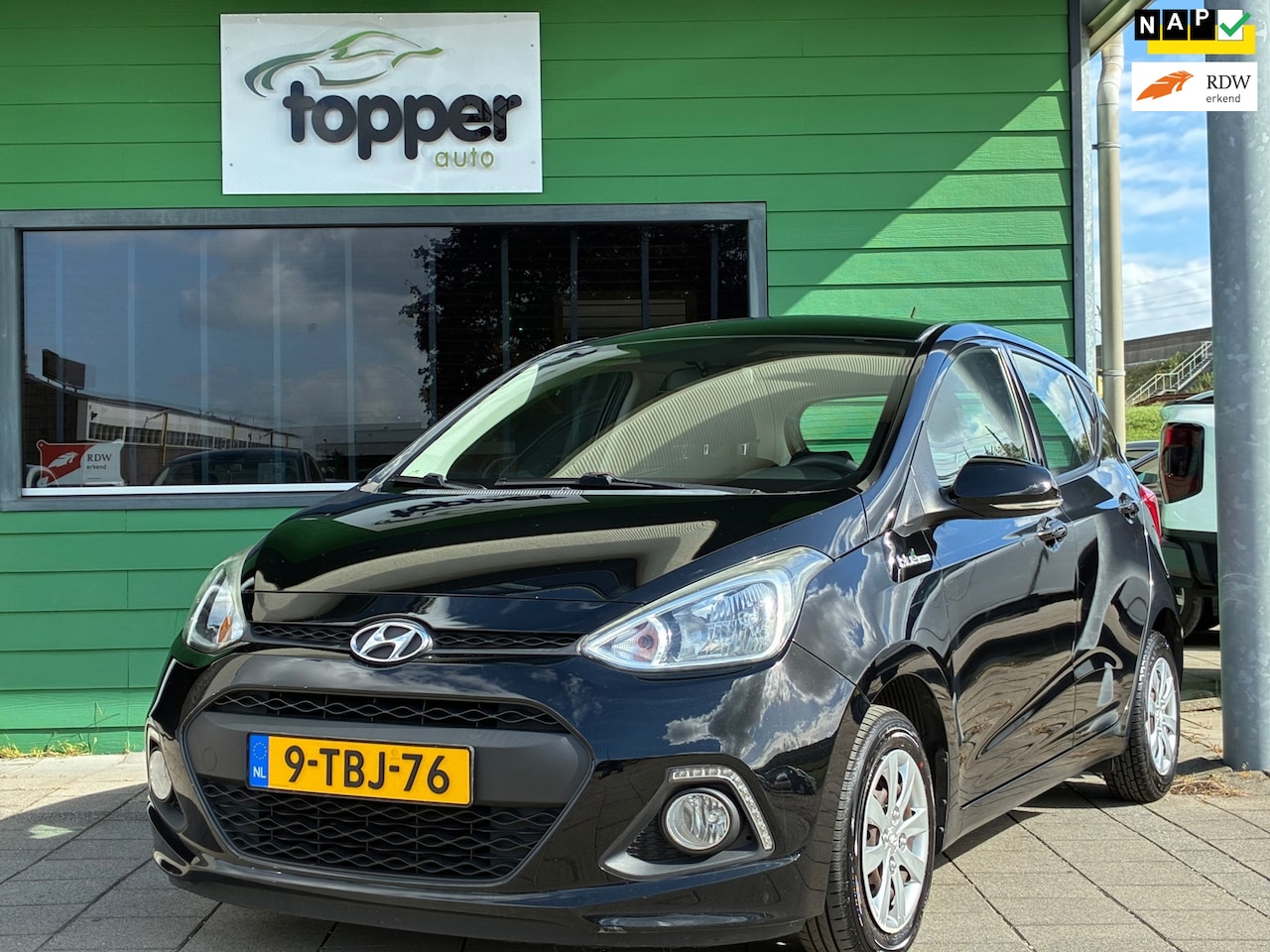Hyundai i10 - 1.0i i-Motion Comfort Plus|1e Eigenaar|Climatronic|NAP|Trekhaak|Nieuwe APK|Elektr.ramen| - AutoWereld.nl
