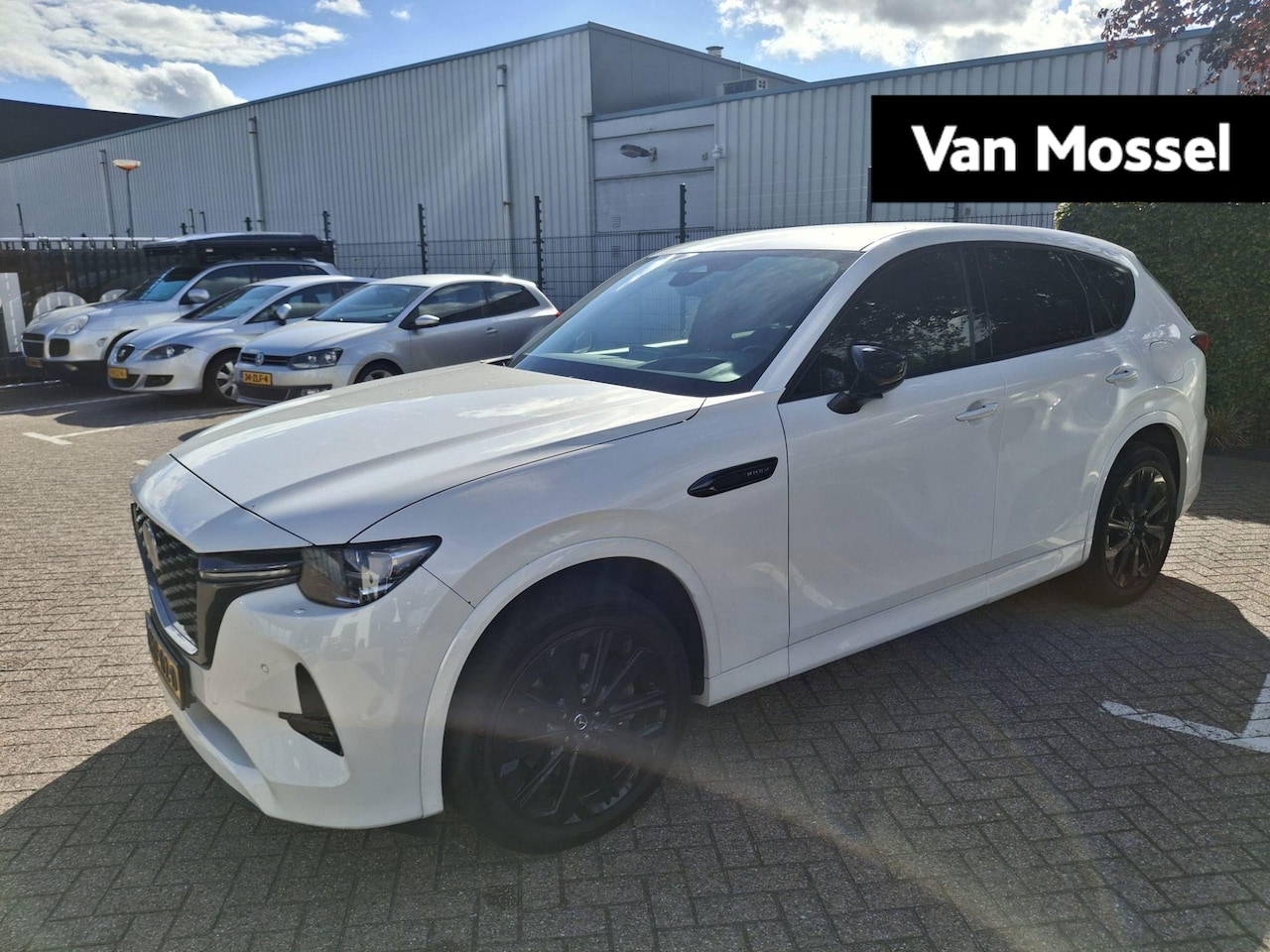 Mazda CX-60 - 2.5 e-SkyActiv PHEV Homura | CAMERA | NAVIGATIE | STOEL-STUURWIELVERWARMING | HEAD-UP - AutoWereld.nl