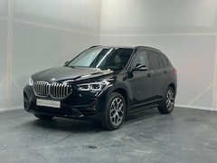 BMW X1 - sDrive20i Business Edition Plus | Trekhaak |