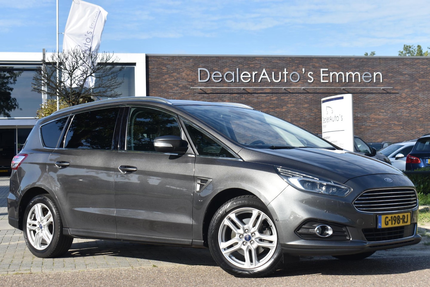 Ford S-Max - 1.5 7-persoons ECC NAVI LMV TREKHAAK - AutoWereld.nl