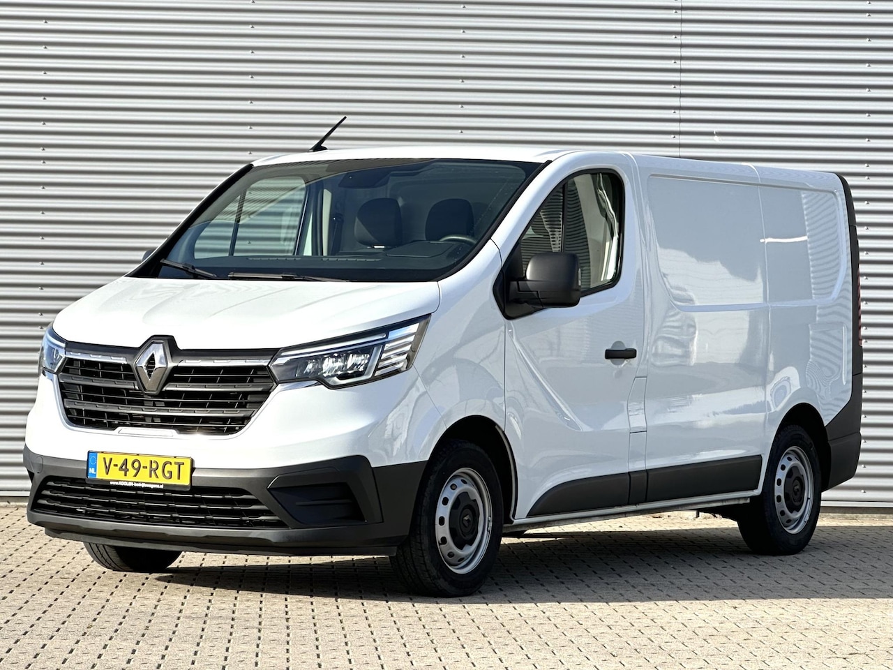 Renault Trafic - 2.0 dCi 130pk L1H1 Cruise|Airco Work Edition - AutoWereld.nl